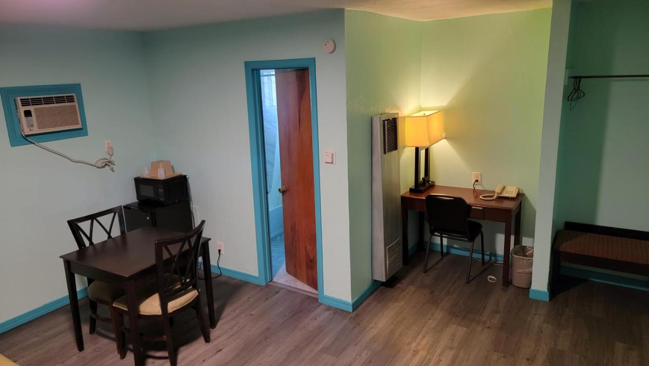 Trade Winds Motel Childress Exterior photo
